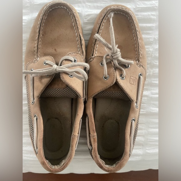 Sperry Topsiders - women’s 7 1/2. - Picture 2 of 8